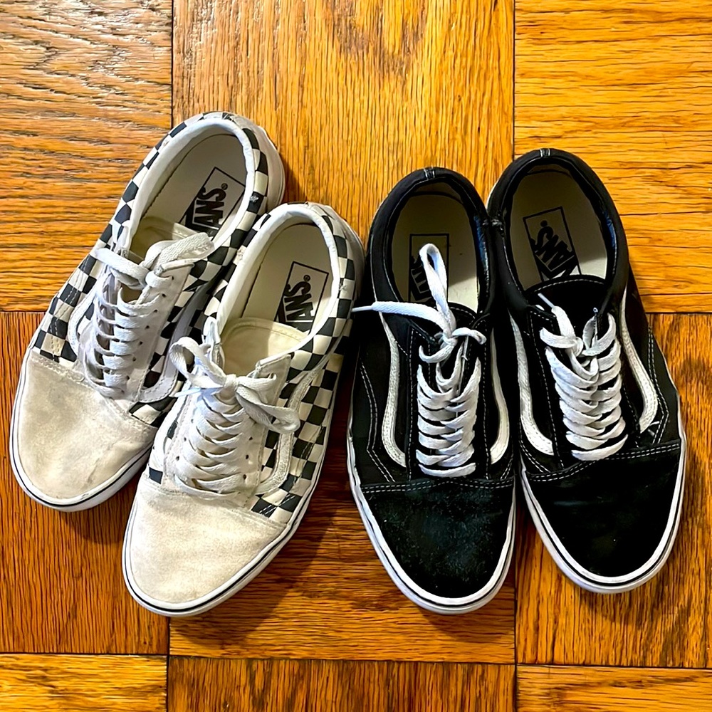 2 pairs for $30 or offer me! VANS OLD SKOOL VANDLE SIZE 8.5